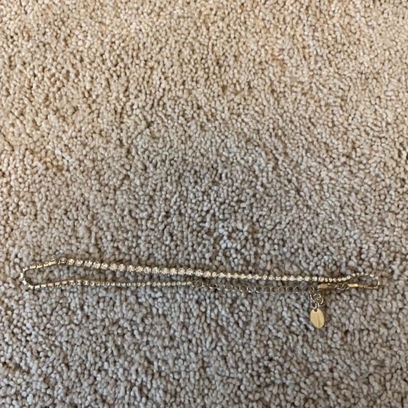 Necklaces/chokers - Picture 3 of 5